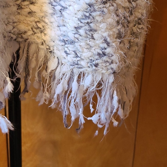 Unbelievably soft Simply Couture sweater - Picture 4 of 7